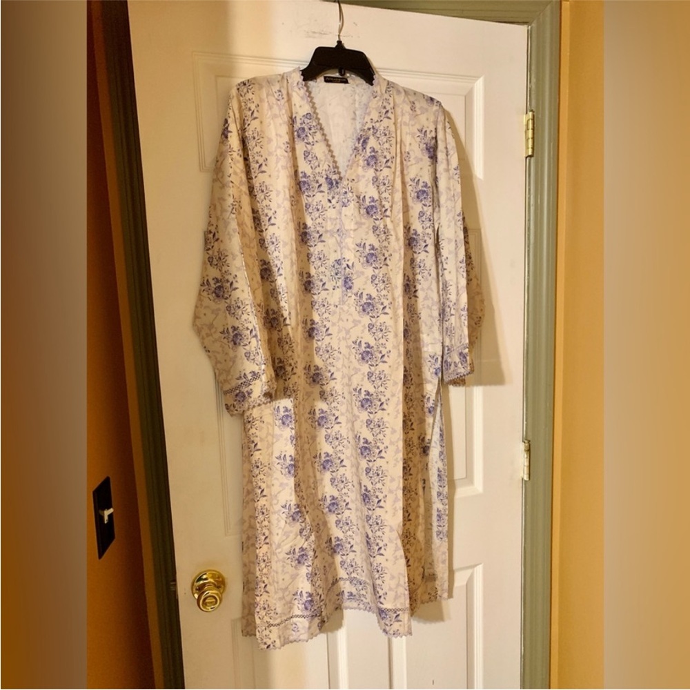 AGHA NOOR Floral Patterned Dress with Blue Accents - Picture 6 of 10